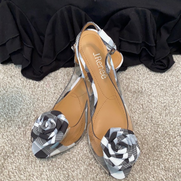 J Renee’ Shoes - NWOT J. Renee’ sling back sz 6.5 blk/wh plaid.
